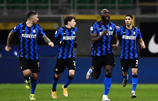  AC米兰防线送礼遭绝杀  